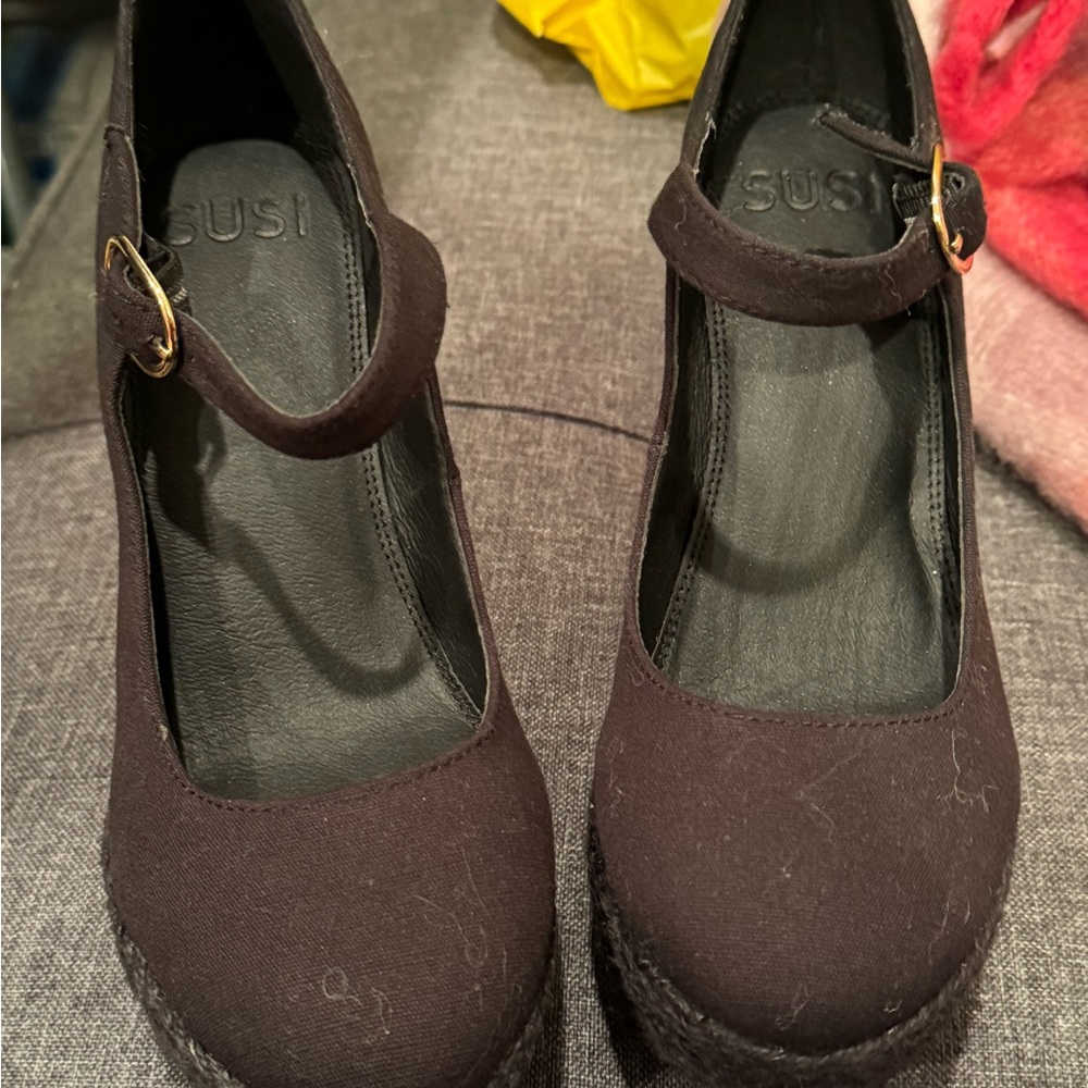Susi Wedges